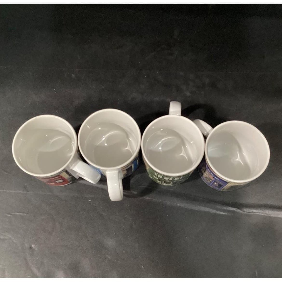 Lot of 4 Sakura Table Storefronts Coffee Mugs Emilie, Livres, Chez Jerome, Vins - Thumbnail 9