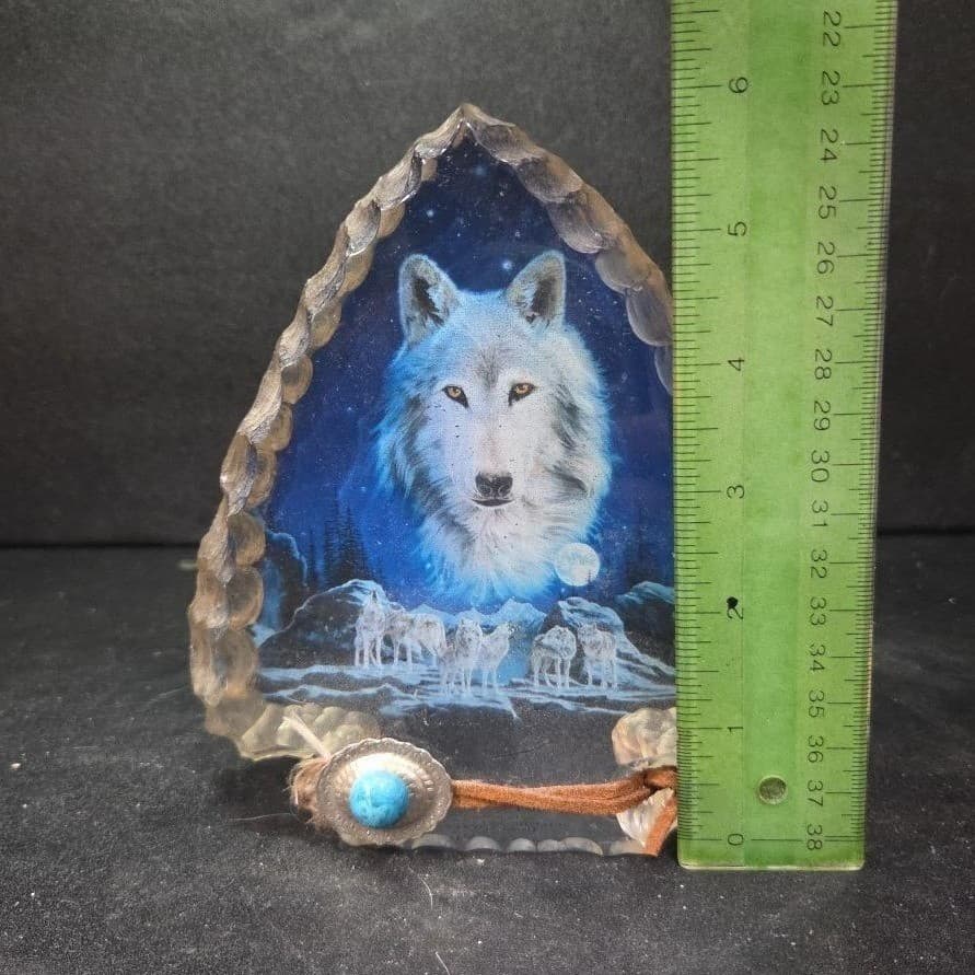 Hamilton Collection Twilights Watch Figurine, Mystic Wolf Arrowhead Collection - Thumbnail 9