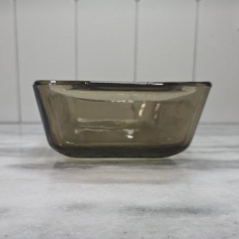 Glasbake Jeanette Smoke Casserole Dish, Vtg Yellow Daisies Design, Kitchenware - Thumbnail 3