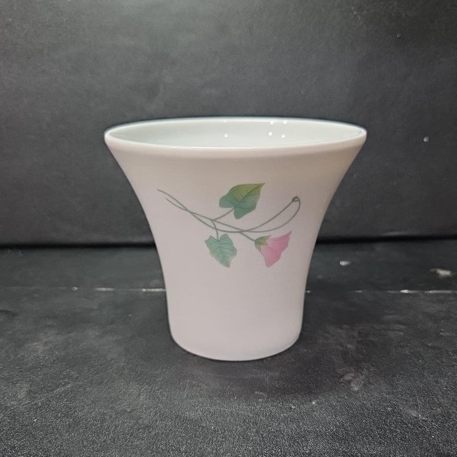 Porcelain Decorative Floral Pattern Vase, White Glossy Finish, Replacement Pot - Thumbnail 4
