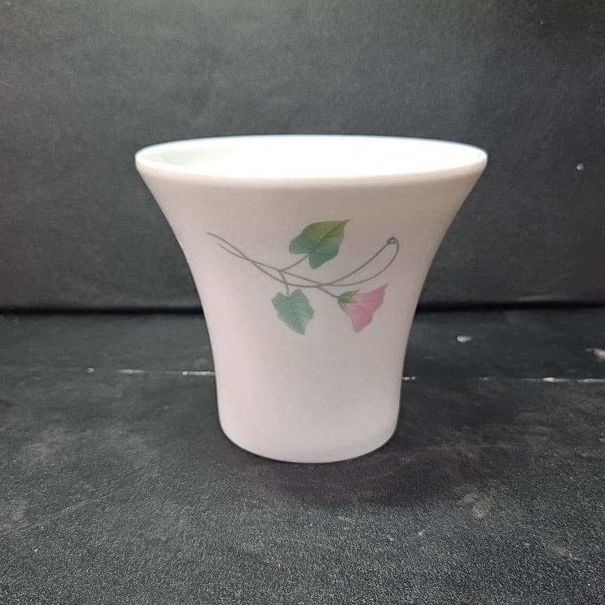 Porcelain Decorative Floral Pattern Vase, White Glossy Finish, Replacement Pot - Thumbnail 2