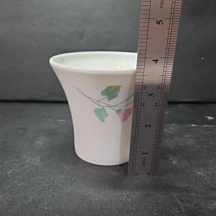 Porcelain Decorative Floral Pattern Vase, White Glossy Finish, Replacement Pot - Thumbnail 9