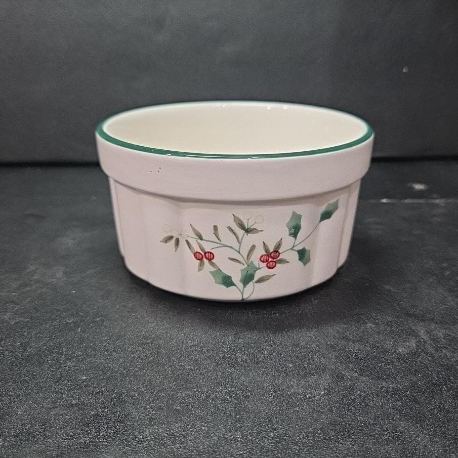 Pfaltzgraff Winterberry Small Casserole Dish, Individual Stoneware Serving Bowl - Thumbnail 2