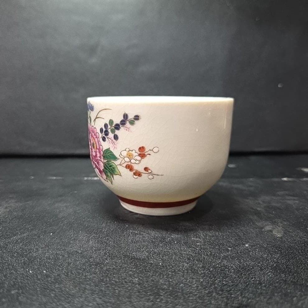 Japanese Floral Design Sake Tea Cup, Vintage Replacement Porcelain Ochoko - Thumbnail 3
