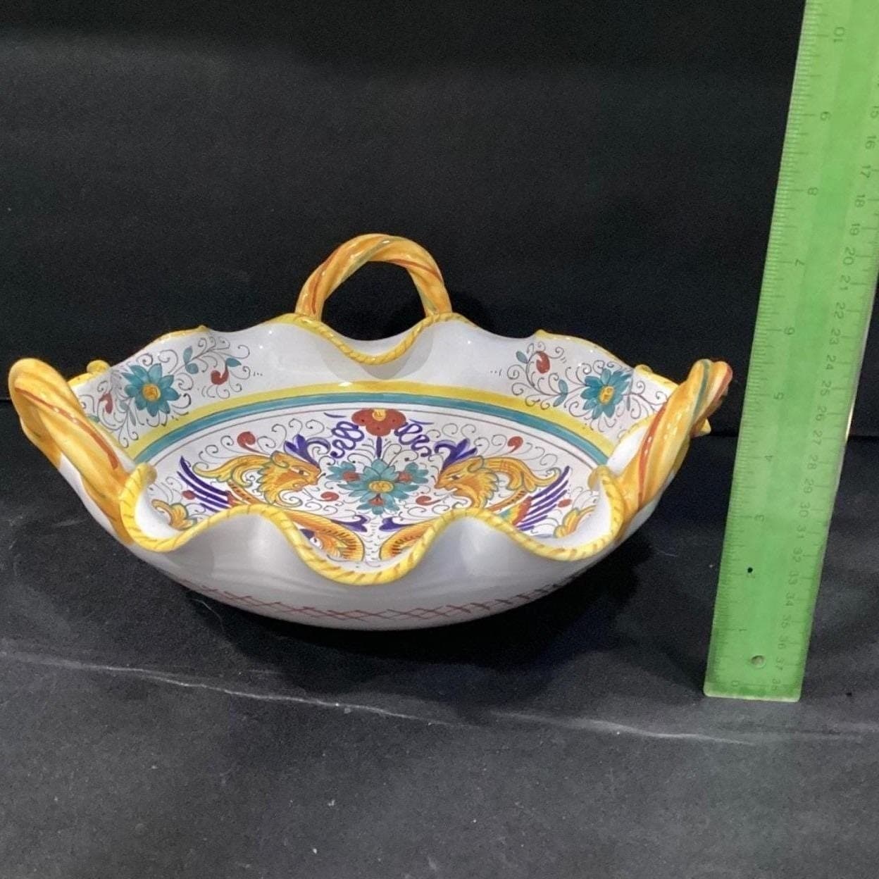 Italian Hand-Painted Maiolica Bowl, Raffaellesco Style, Twisted Handle - Thumbnail 3