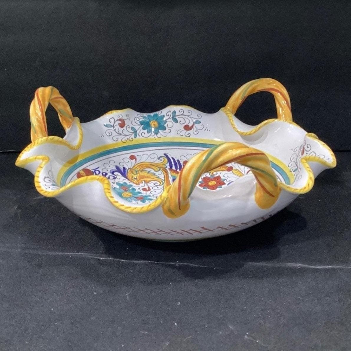 Italian Hand-Painted Maiolica Bowl, Raffaellesco Style, Twisted Handle - Thumbnail 10