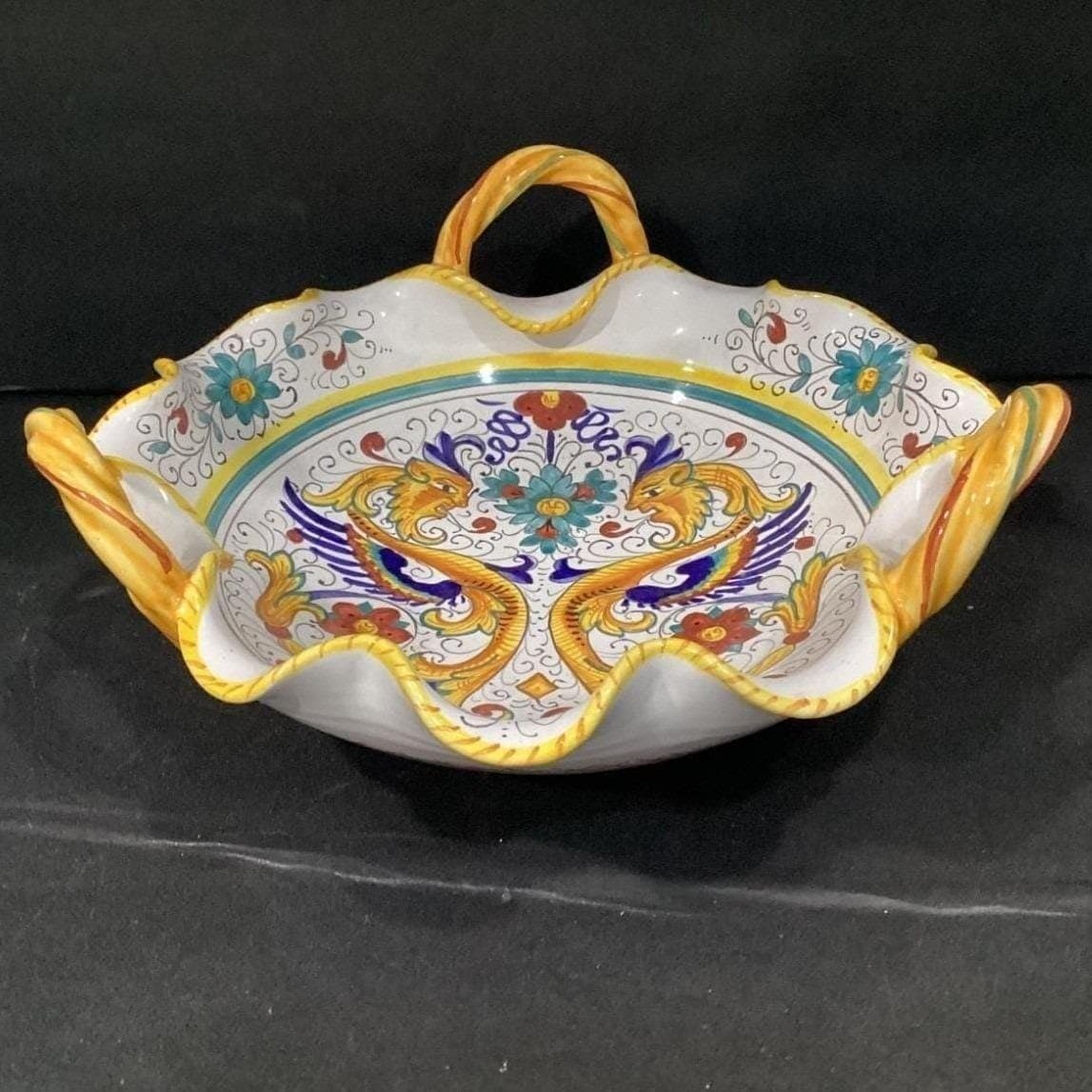 Italian Hand-Painted Maiolica Bowl, Raffaellesco Style, Twisted Handle - Thumbnail 8