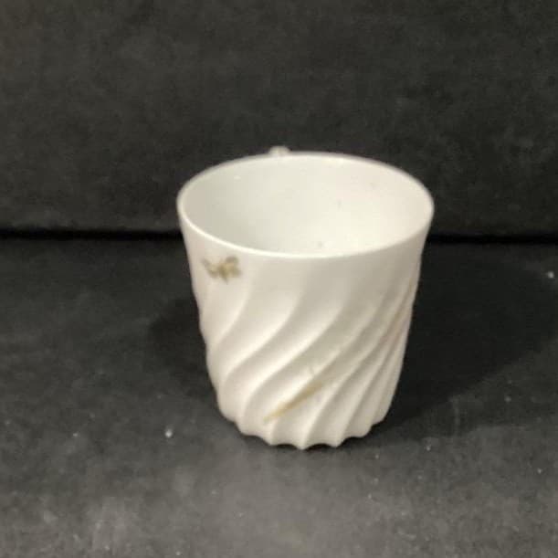 Haviland Limoges Meadow Visitors Demitasse Cup, Vtg Butterflies & Grasses Design - Thumbnail 9