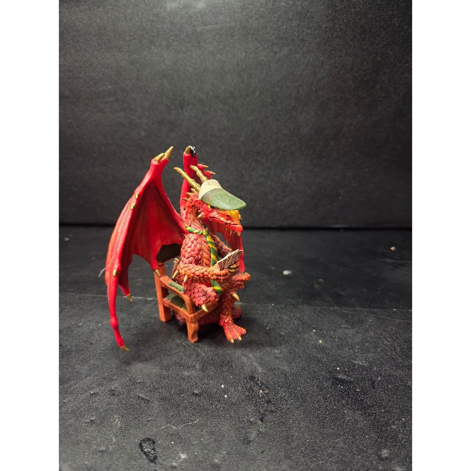 Hamilton Collection Holdin' Harry Dragon Figurine, Hold 'Em Or Fold 'Em, Flaw - Thumbnail 6