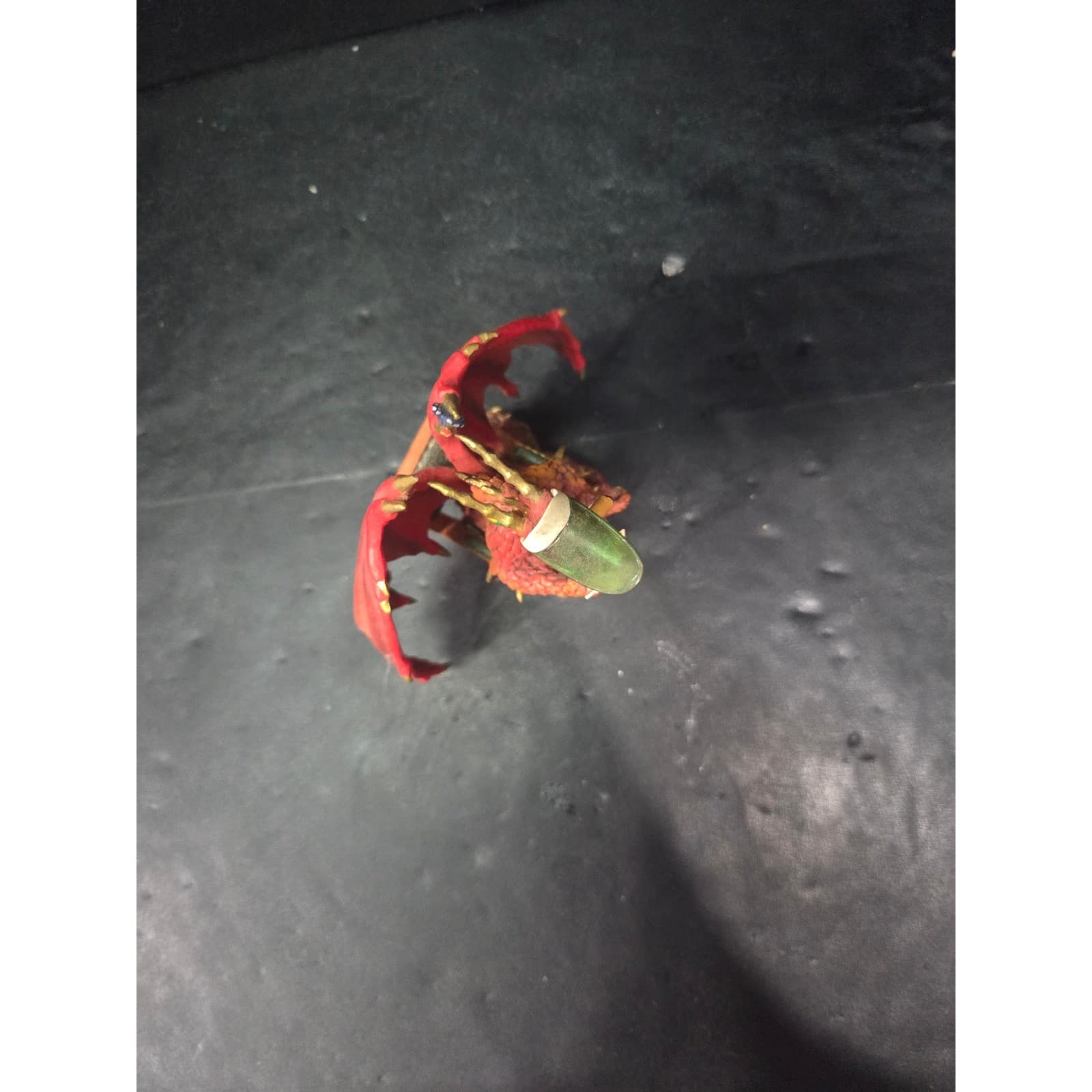 Hamilton Collection Holdin' Harry Dragon Figurine, Hold 'Em Or Fold 'Em, Flaw - Thumbnail 7