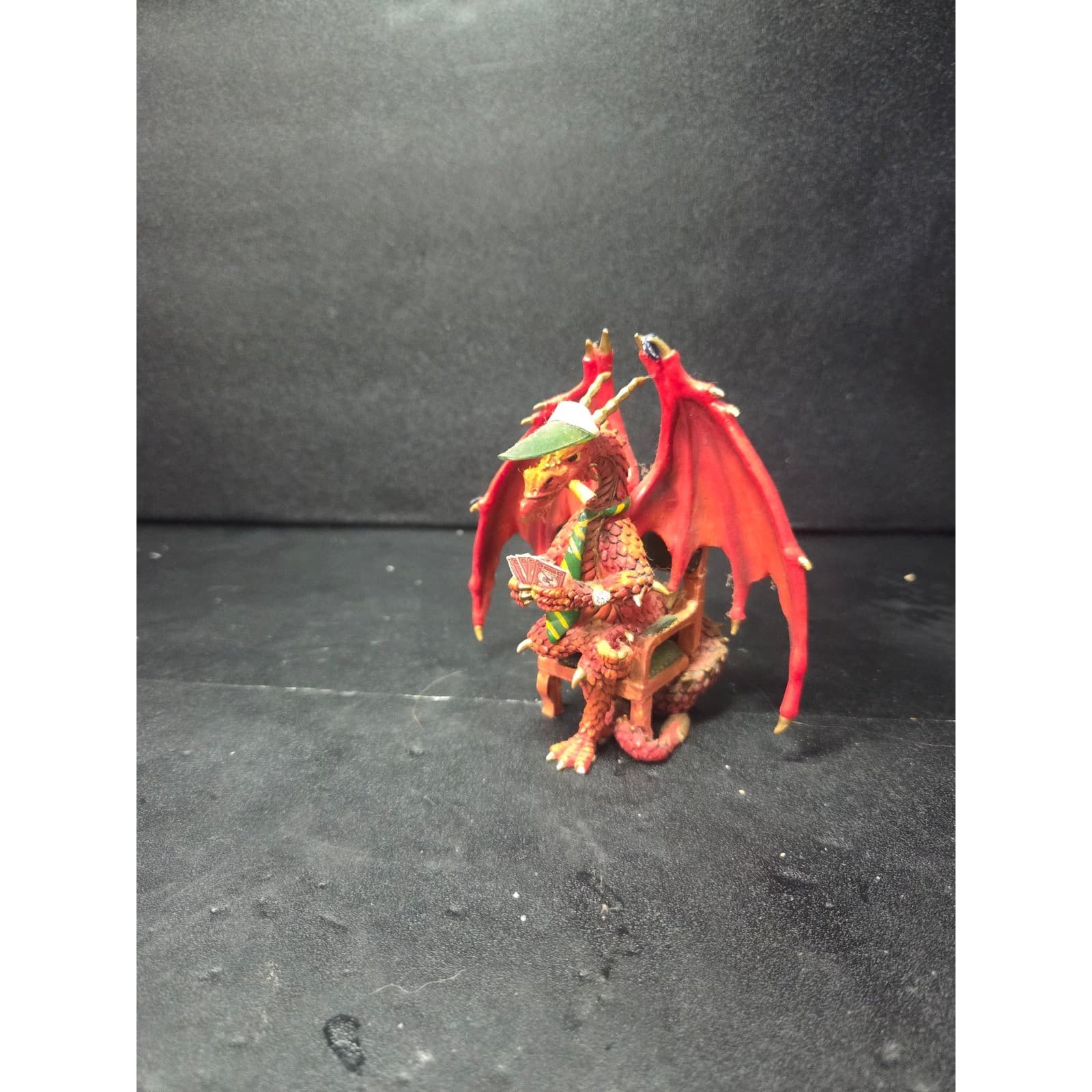 Hamilton Collection Holdin' Harry Dragon Figurine, Hold 'Em Or Fold 'Em, Flaw - Thumbnail 2
