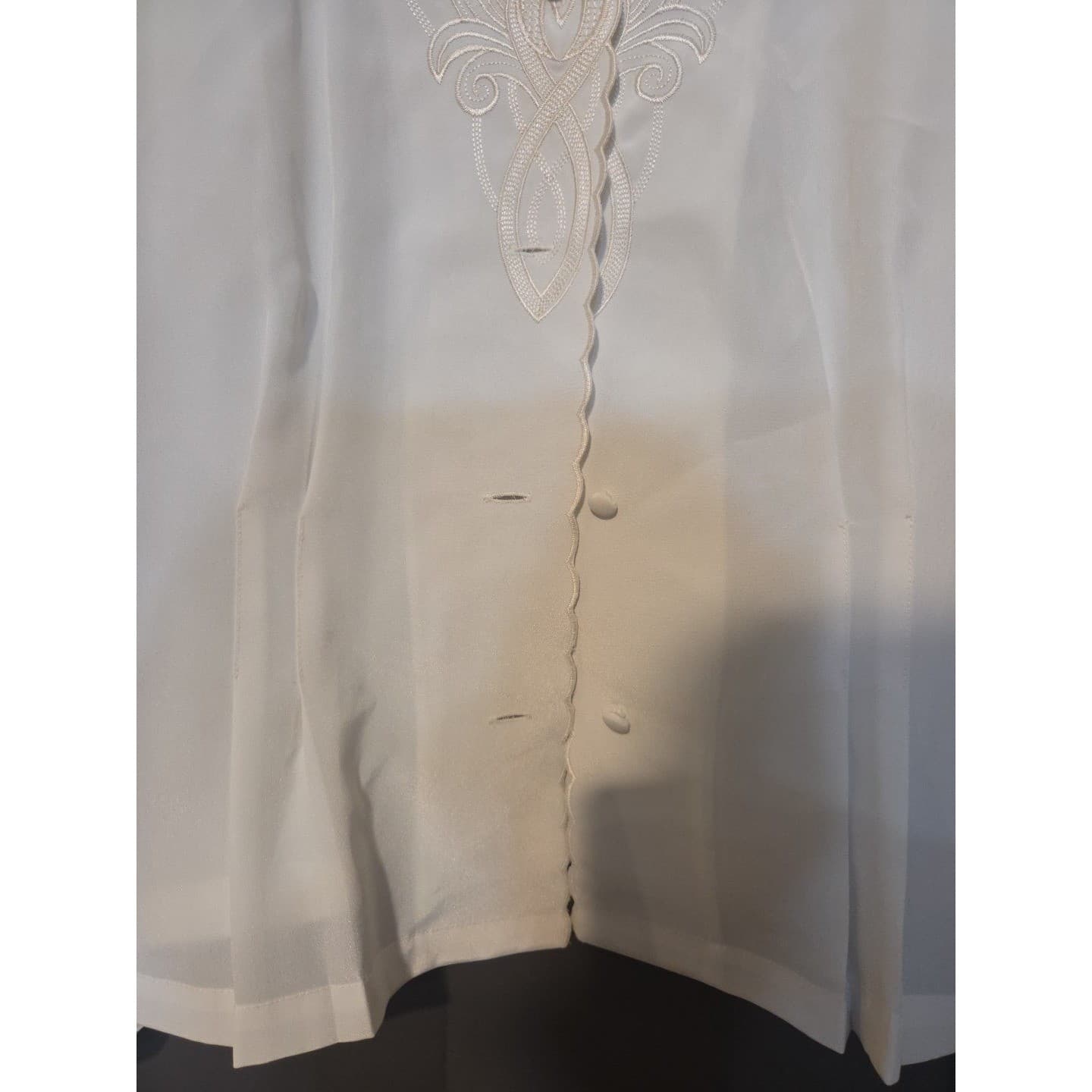 Anne Carson White Embroidered Cutout Scalloped Button Down Blouse, Women's PS - Thumbnail 6