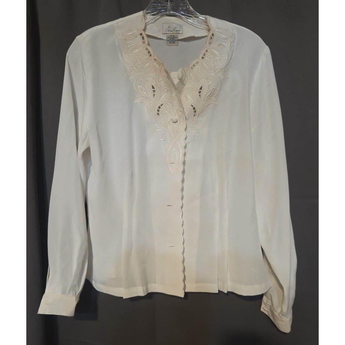 Anne Carson White Embroidered Cutout Scalloped Button Down Blouse, Women's PS - Thumbnail 2