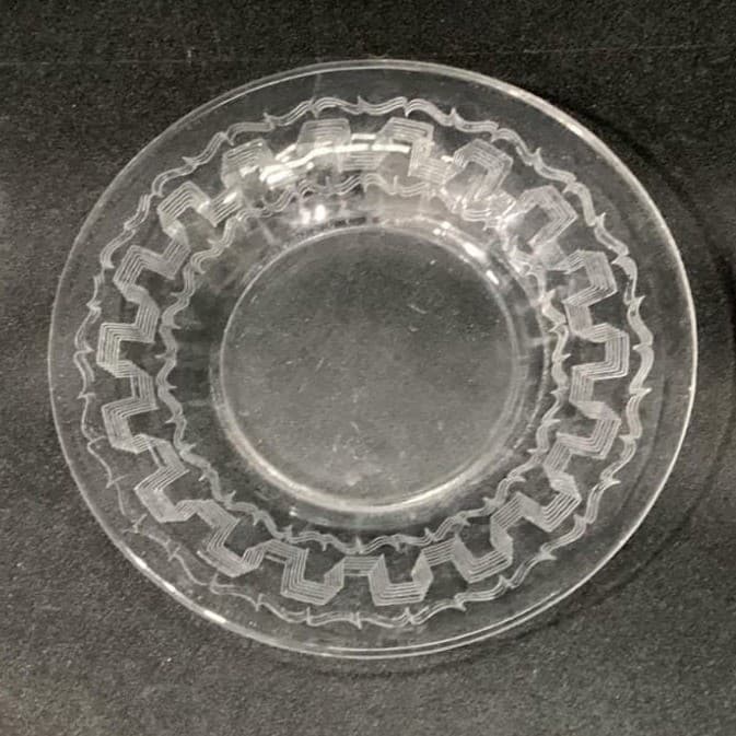 Clear Glass Bread & Butter Plates, Set of 4, Vintage Scallop Wave Rim Tableware - Thumbnail 3