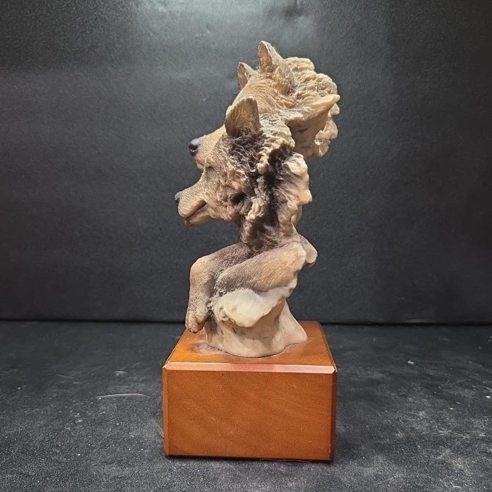 Mill Creek Studios Two Wolf Sculpture, Face To Face by Randall Reading Figurine - Thumbnail 5