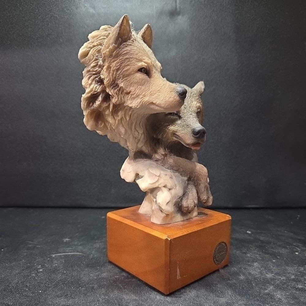 Mill Creek Studios Two Wolf Sculpture, Face To Face by Randall Reading Figurine - Thumbnail 3