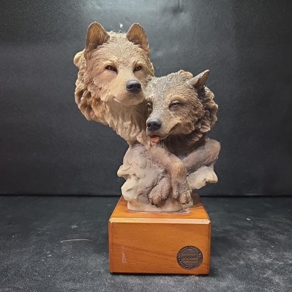 Mill Creek Studios Two Wolf Sculpture, Face To Face by Randall Reading Figurine - Thumbnail 2