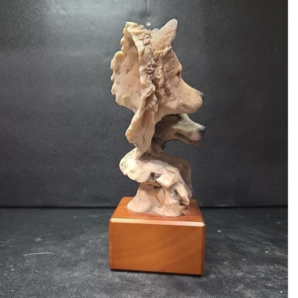 Mill Creek Studios Two Wolf Sculpture, Face To Face by Randall Reading Figurine - Thumbnail 4