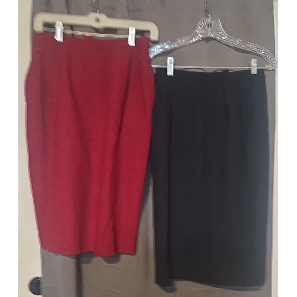 High Waisted Pencil Skirts, Set of 2, Red and Black, Vintage Knee Length, Size 6 - Thumbnail 3