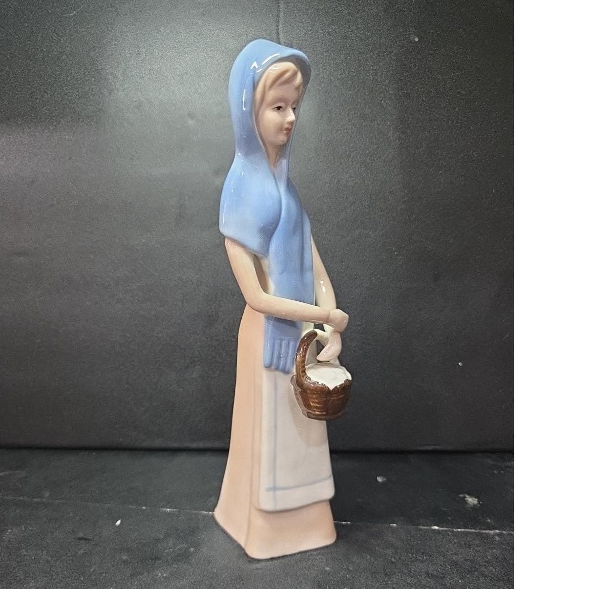 Lladro Style Porcelain Lady Carrying Basket Figurine, Vintage Replacement Statue - Thumbnail 4