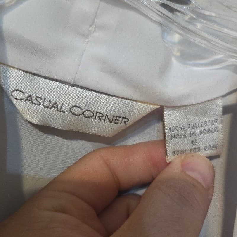 Casual Corner White Short Sleeve Pleated Shawl Collar Blouse, Vintage Size 6 - Thumbnail 5