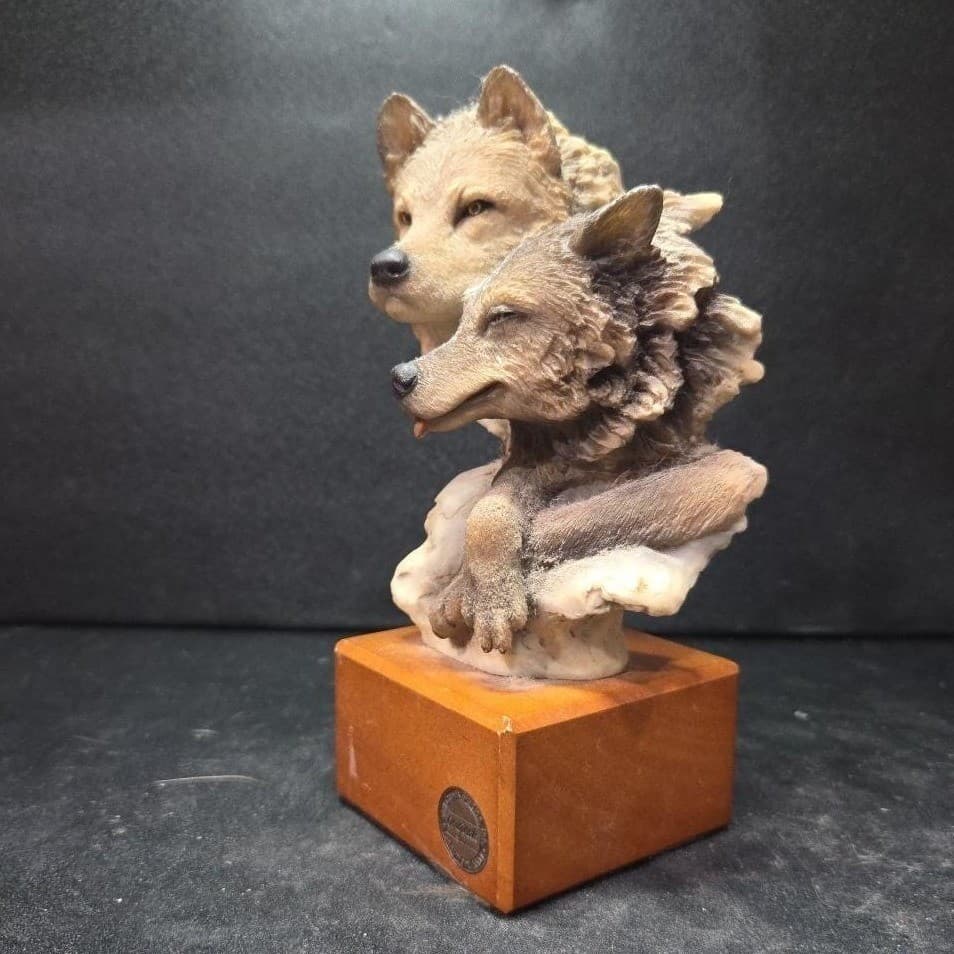 Mill Creek Studios Two Wolf Sculpture, Face To Face by Randall Reading Figurine - Thumbnail 7