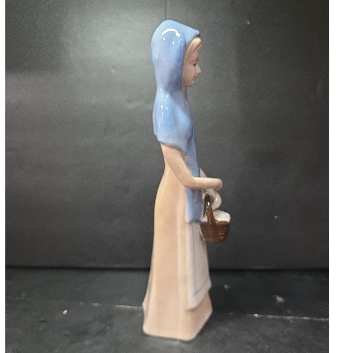 Lladro Style Porcelain Lady Carrying Basket Figurine, Vintage Replacement Statue - Thumbnail 5