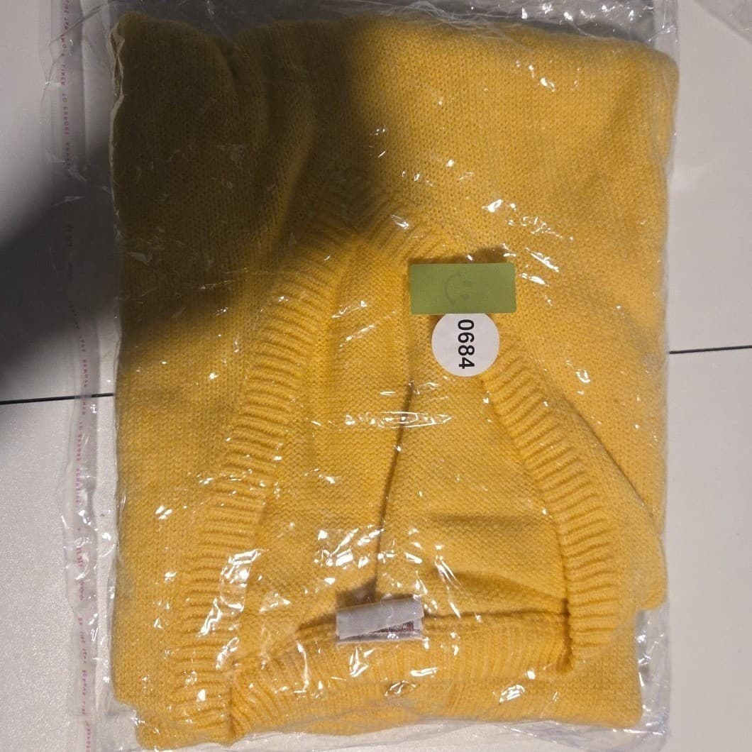 Montgomery Ward Yellow V-Neck Sweater Vest, Woman's XL, Vtg 100% Virgin Acrylic - Thumbnail 6