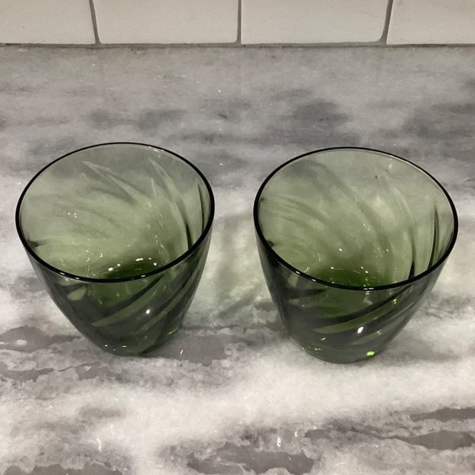 Libbey Avocado Green Swirl Lowball Tumblers, Set of 2, Vintage Glass Drinkware - Thumbnail 3