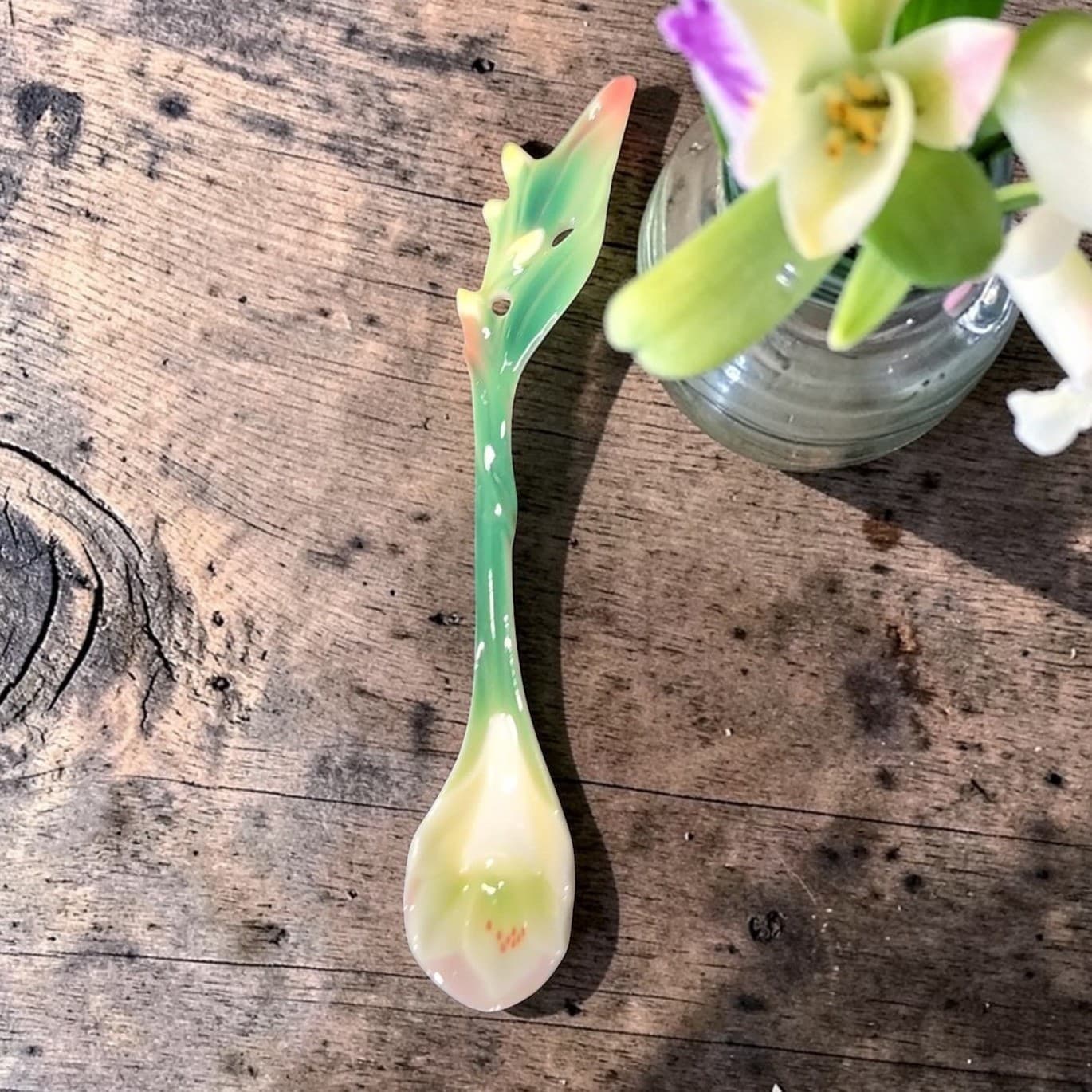 Franz Sculptured Porcelain Spoon FZ00481, Spring Freesia Design, Art Collectible