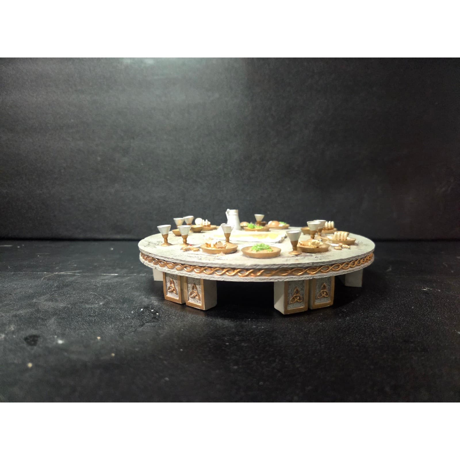 Hamilton Collection Crescent Moon Table Knights of the Dragon's Round Table Flaw - Thumbnail 3