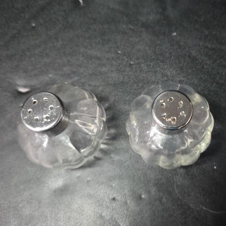 Clear Glass Salt & Pepper Shakers, Vintage Melon Ribbed Design, MCM Tableware - Thumbnail 6