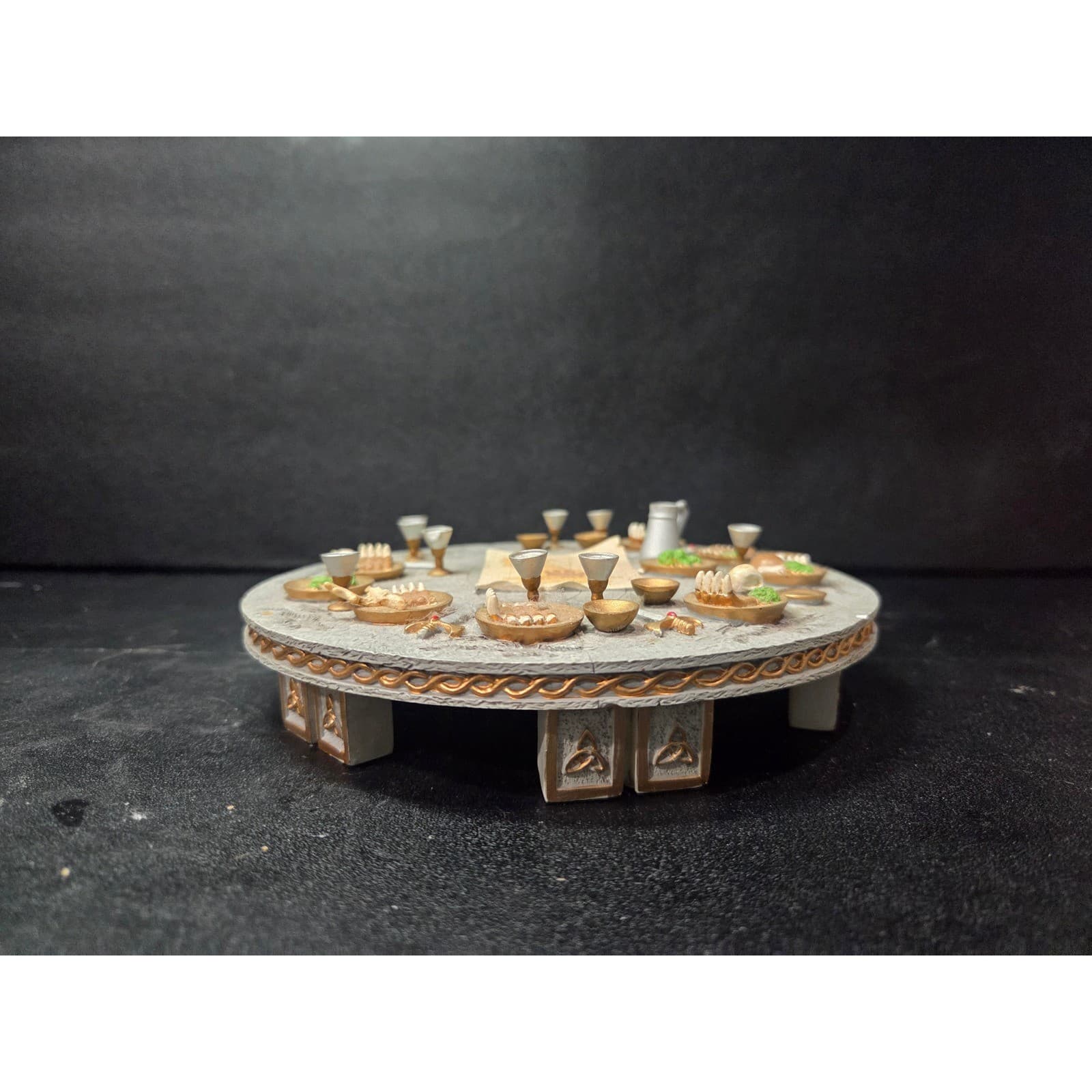Hamilton Collection Crescent Moon Table Knights of the Dragon's Round Table Flaw - Thumbnail 2