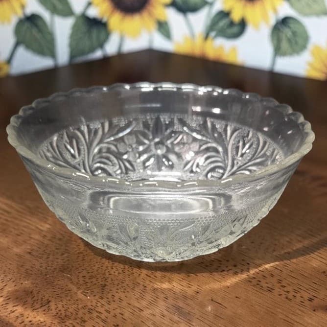 Anchor Hocking Clear Sunflower Serving Bowl, Vintage Pressed Glass Centerpiece