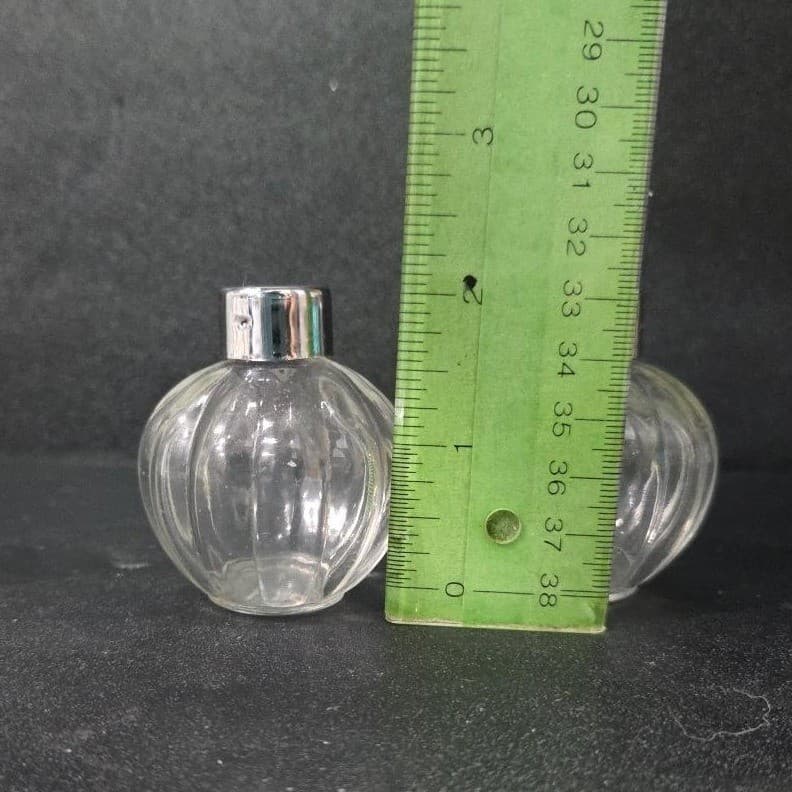 Clear Glass Salt & Pepper Shakers, Vintage Melon Ribbed Design, MCM Tableware - Thumbnail 8