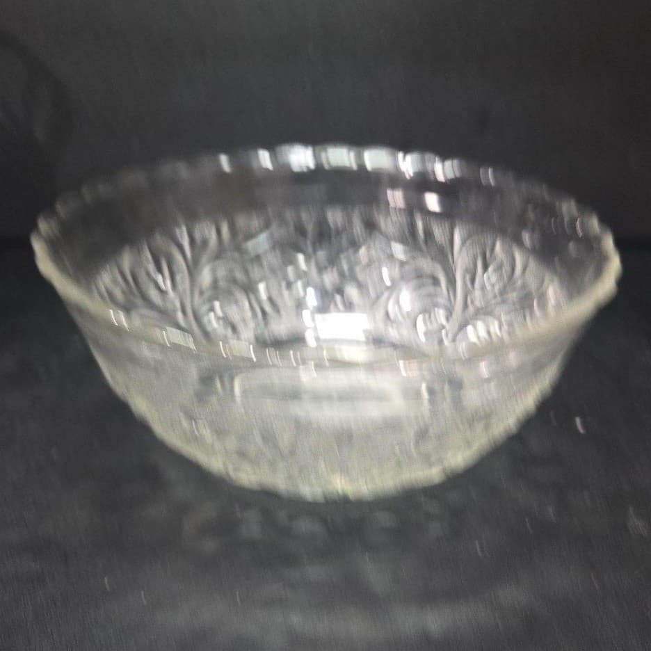 Anchor Hocking Clear Sunflower Serving Bowl, Vintage Pressed Glass Centerpiece - Thumbnail 2