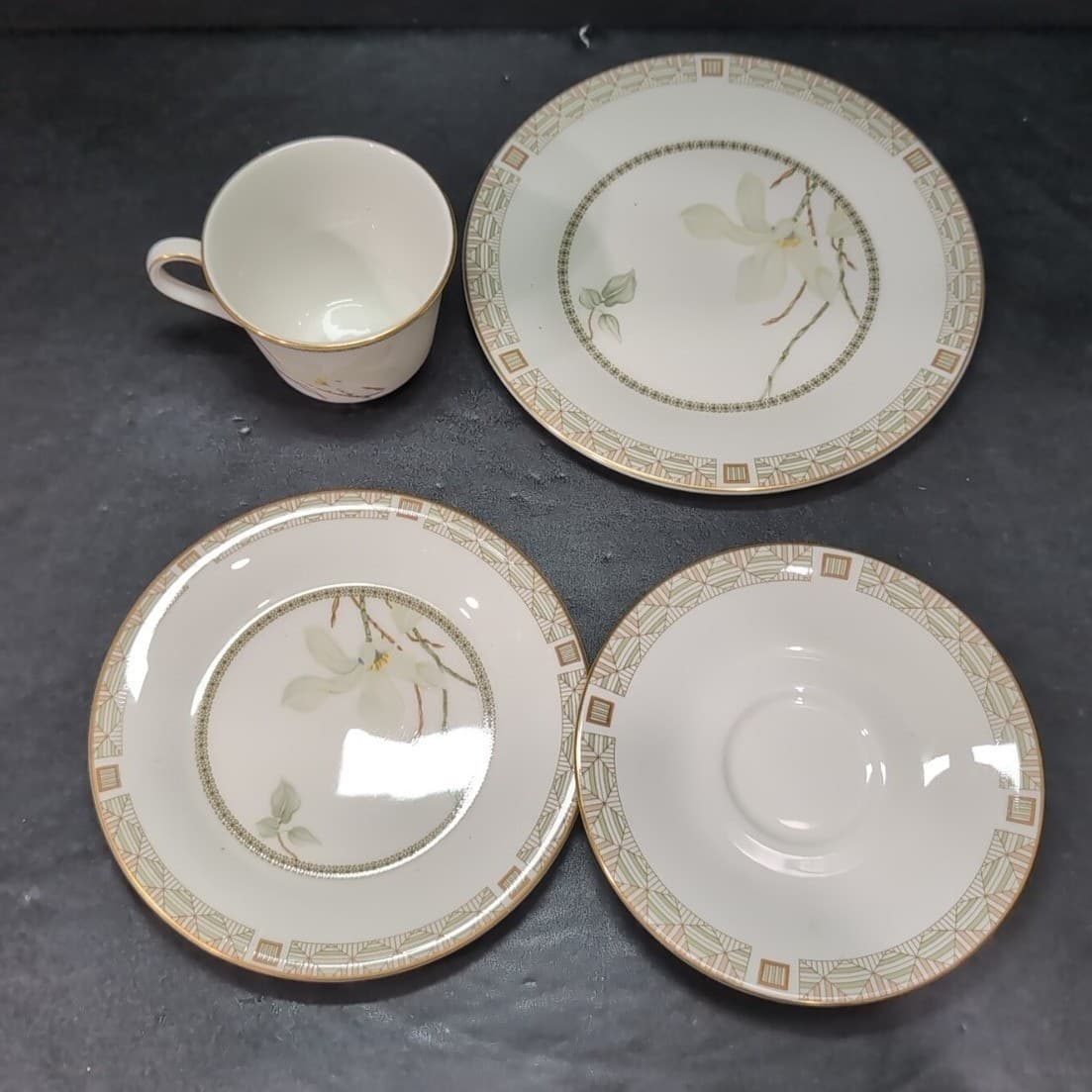 Royal Doulton White Nile Four Piece Place Setting, Vintage Fine China Tableware - Thumbnail 3