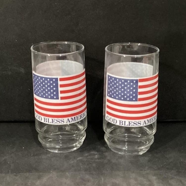 American Flag "God Bless America" Tumblers, Set of 2, Vintage Patriotic Glasses - Thumbnail 2
