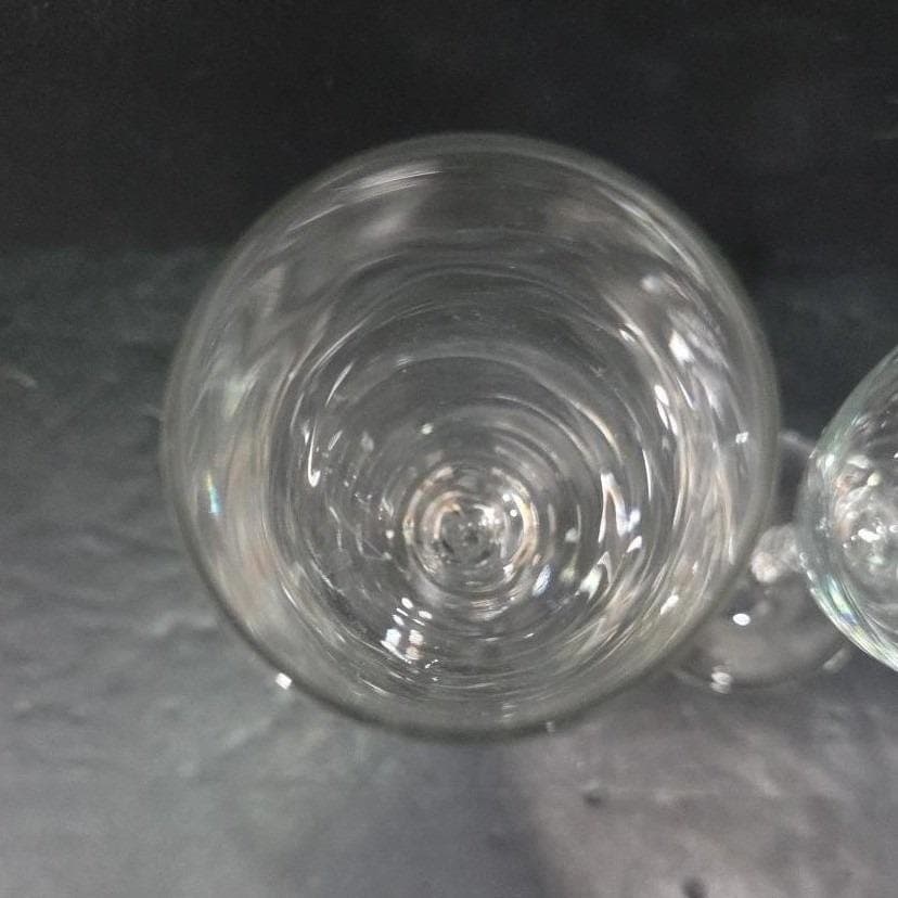 Circleware Silver Swirl Champagne Flutes, Set of 2, Vintage Clear Stemware - Thumbnail 5