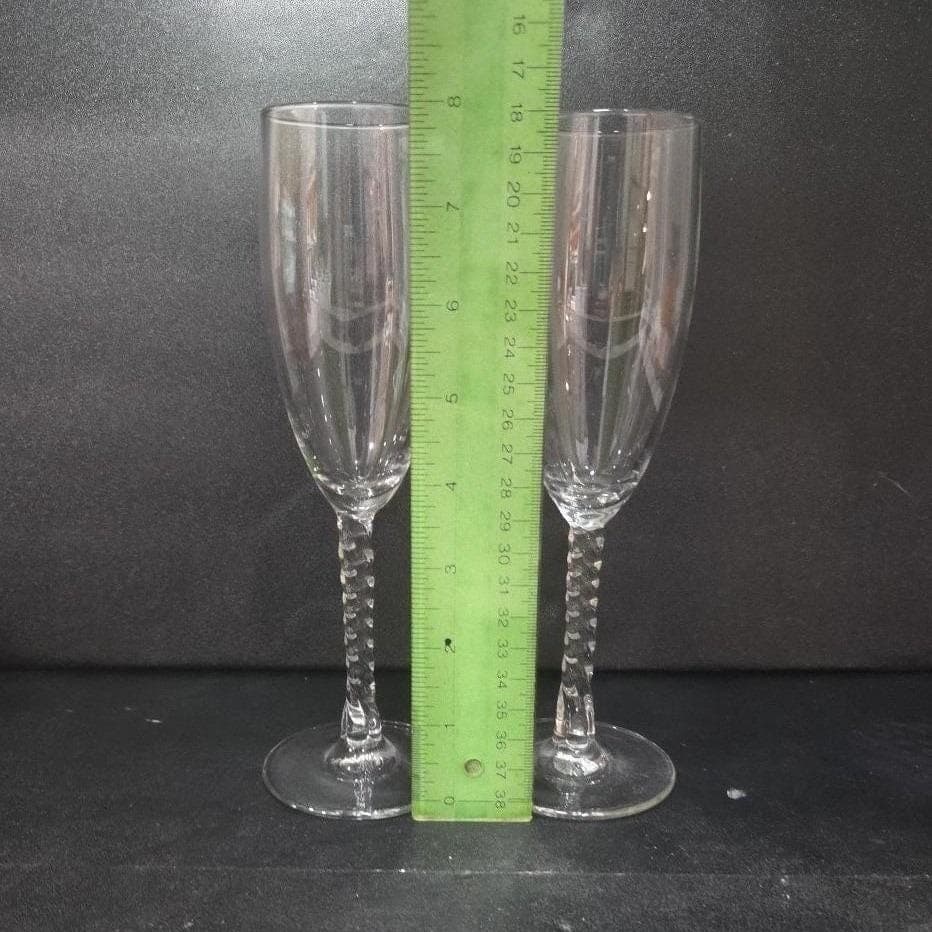 Circleware Silver Swirl Champagne Flutes, Set of 2, Vintage Clear Stemware - Thumbnail 2