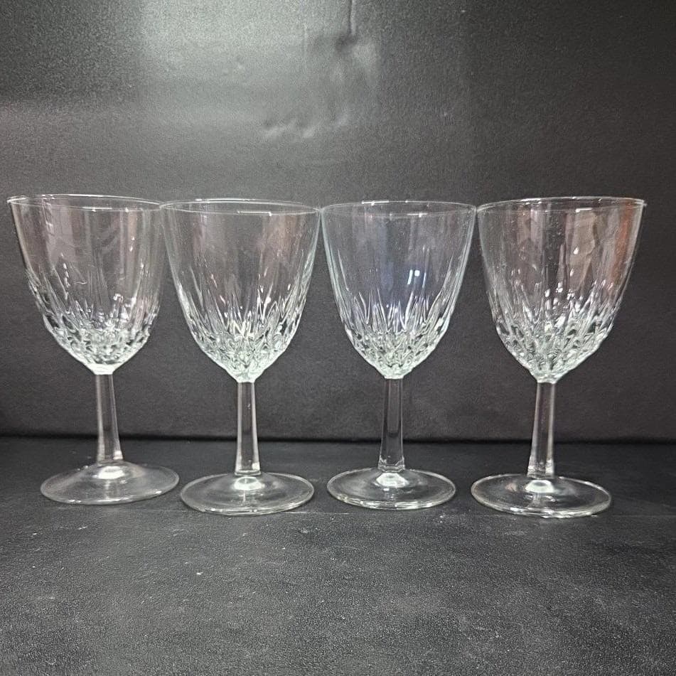 Cristal D'Arques Crystal Wine Glasses, Diamant Collection, Set of 4, Vintage - Thumbnail 7