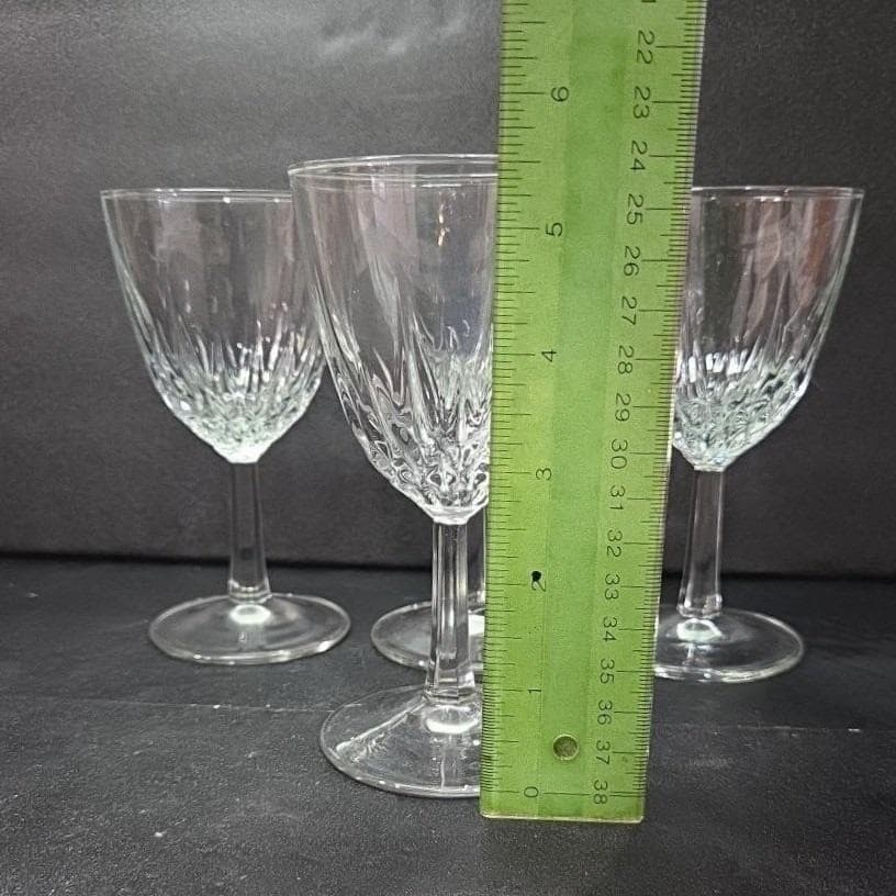 Cristal D'Arques Crystal Wine Glasses, Diamant Collection, Set of 4, Vintage - Thumbnail 2