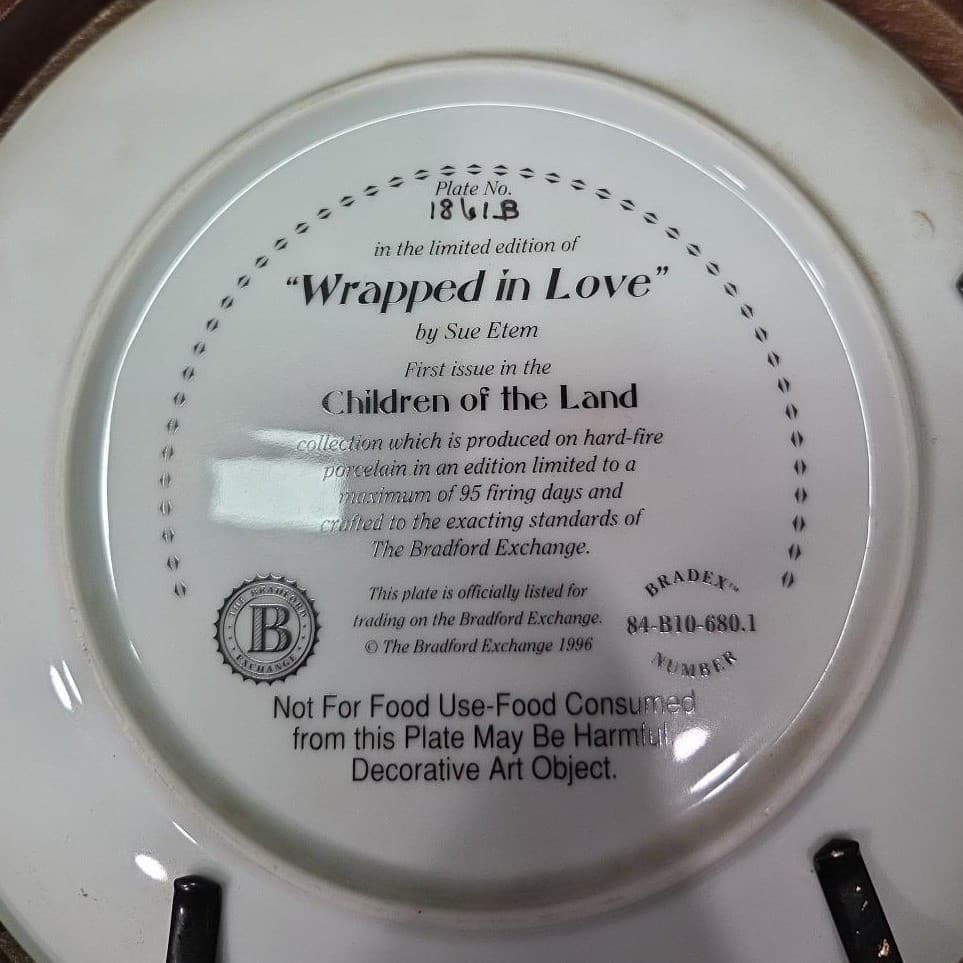 Bradford Exchange "Wrapped in Love" Collectors Plate, Children Of The Land - Thumbnail 4