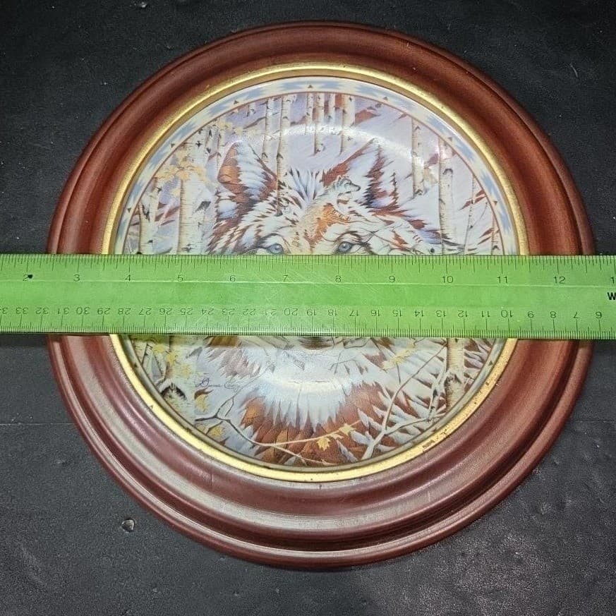 Bradford Exchange "Eyes Of The Wolf" Plate, Vintage Kindred Spirits Collection - Thumbnail 5