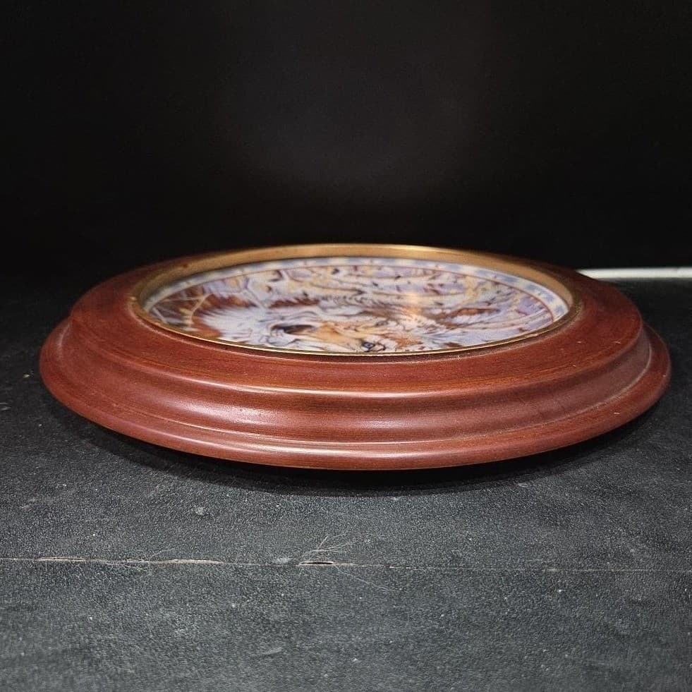 Bradford Exchange "Eyes Of The Wolf" Plate, Vintage Kindred Spirits Collection - Thumbnail 9