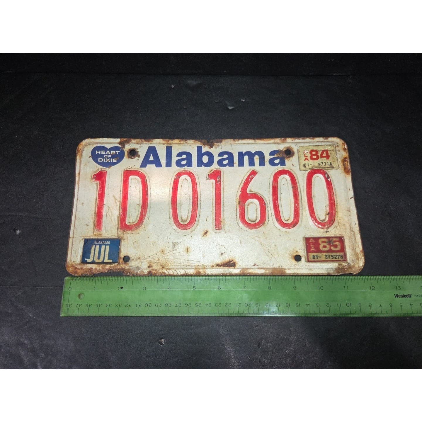 Alabama License Plate 1D 01600, Vintage 1985 Heart of Dixie, Rusted Patina - Thumbnail 4