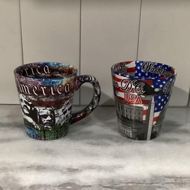 American Souvenir Coffee Cups, Set of 2, Washington DC & Mount Rushmore Mugs - Thumbnail 2