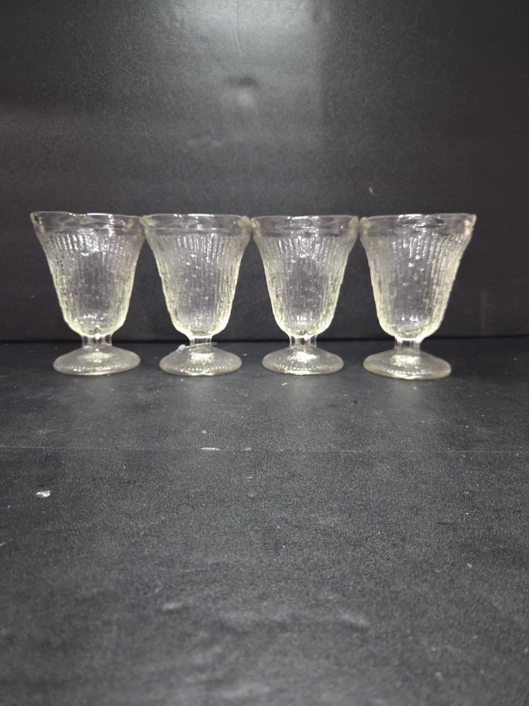 Jeannette Finlandia Bark Ice Cream Goblets, Set of 4 Parfait, Icicle Glassware