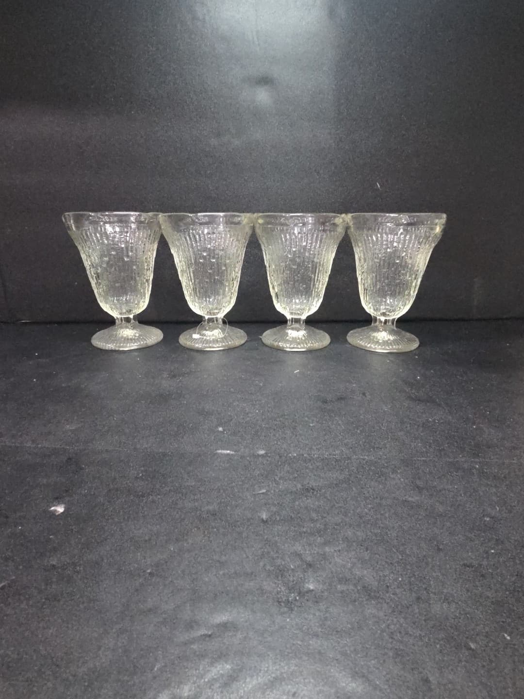 Jeannette Finlandia Bark Ice Cream Goblets, Set of 4 Parfait, Icicle Glassware - Thumbnail 4
