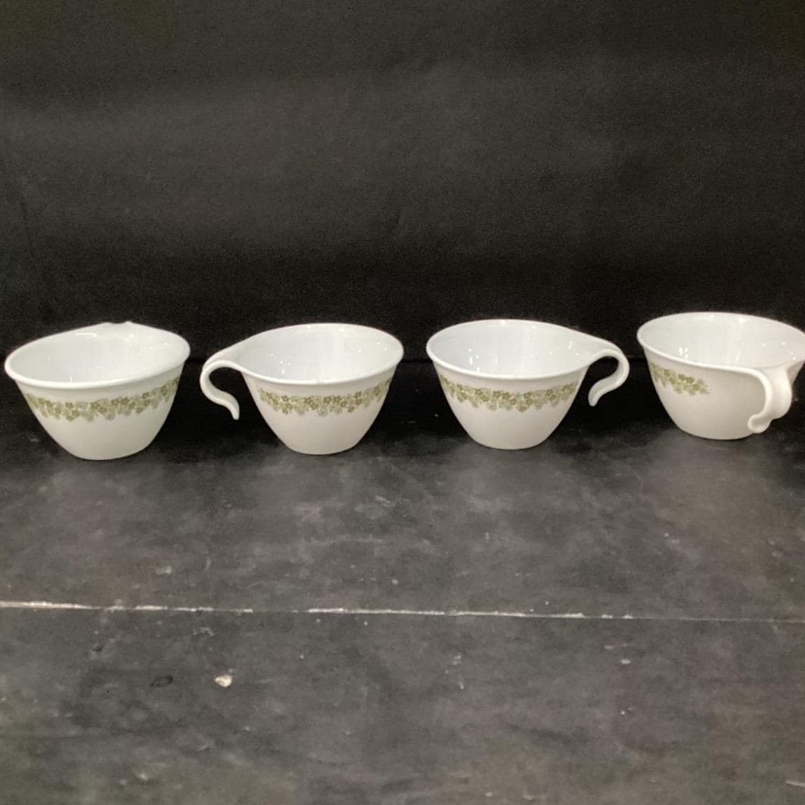 Corelle Crazy Daisy Spring Blossom Coffee Cups, Set of 4, Vtg Hook Handle Mugs - Thumbnail 2